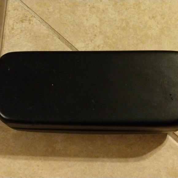 Diane VonFurstenberg Glass case - Picture 10 of 13